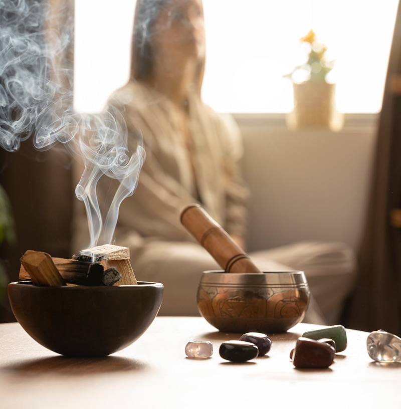 person-conducting-reiki-therapy-3